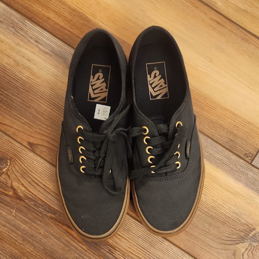 Vans Women's Black and Gum Bottom Sneakers